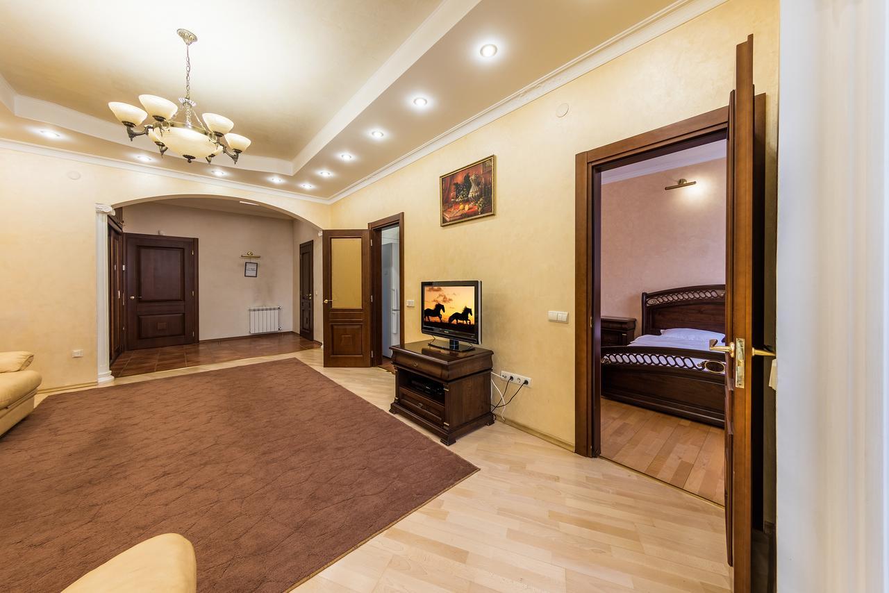 Apartment In The City Center Kiev Exterior foto